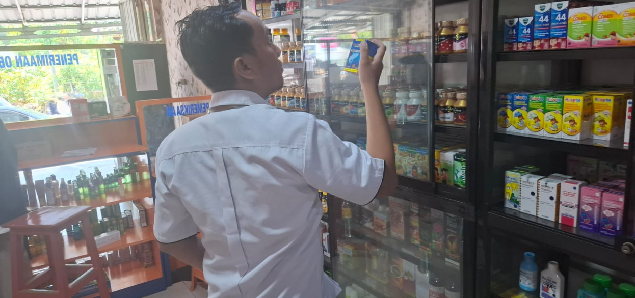 Loka POM di Kab. Bone Lakukan Sampling Produk di Sejumlah Sarana di Kab. Wajo